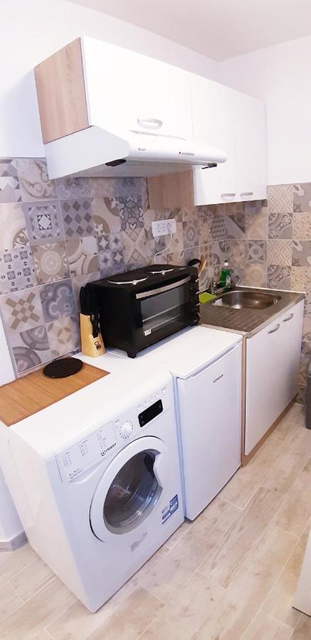 Apartments Close To Sandy Beach Сплит Екстериор снимка