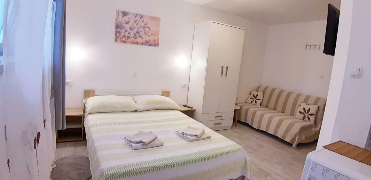 Apartments Close To Sandy Beach Сплит Екстериор снимка